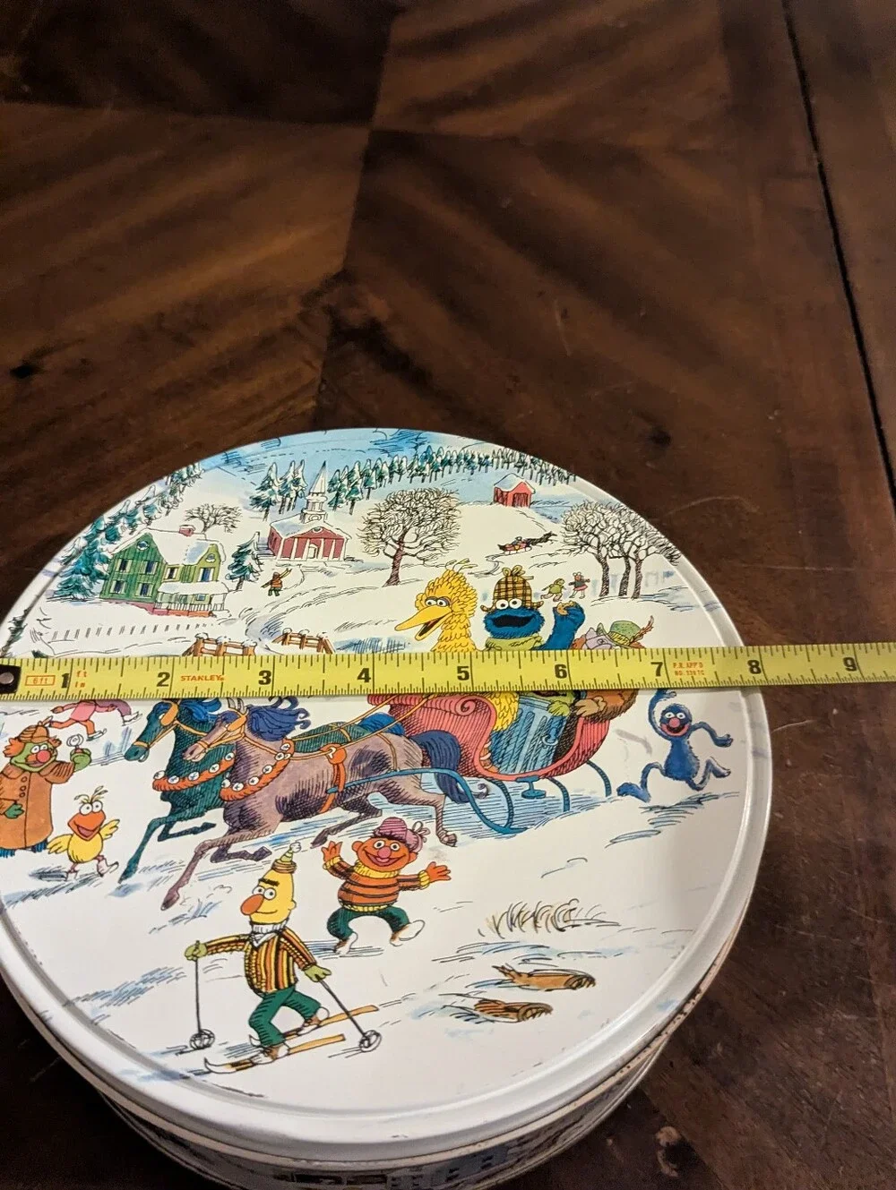 Vntg 1979 Sesame Street Winter Sleigh Ride Tin